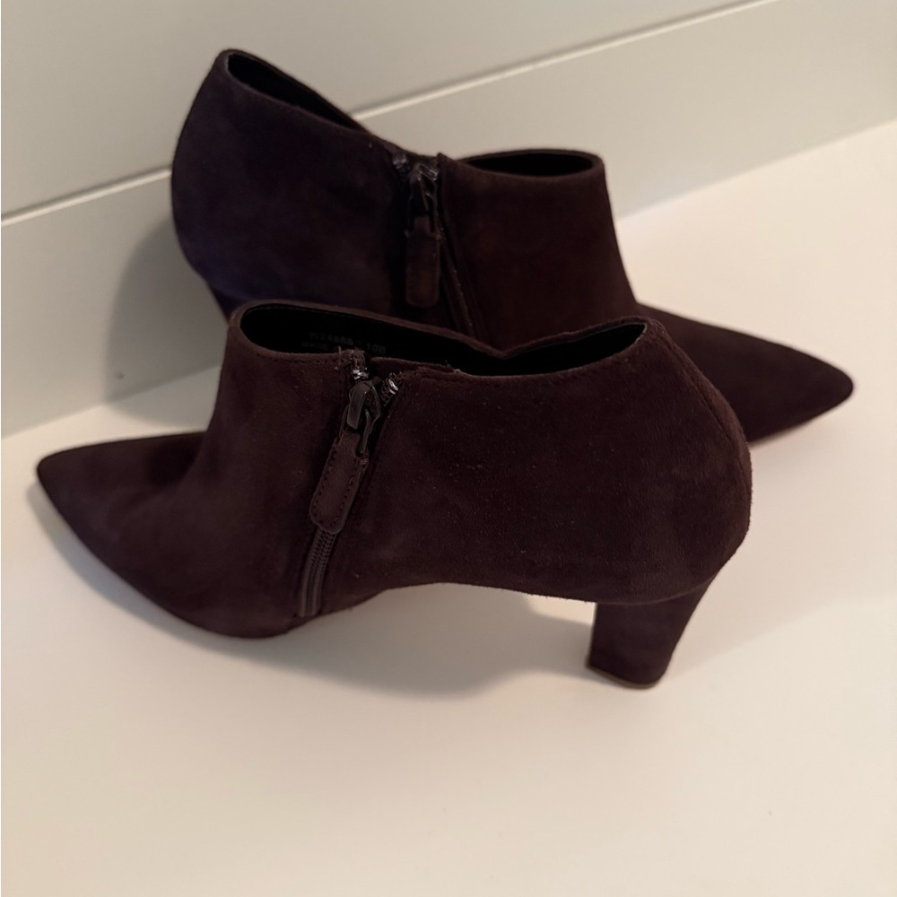 Cole Haan Elegant Brown Suede Ankle Boots size 10